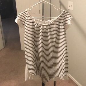 Elle capped sleeve shirt